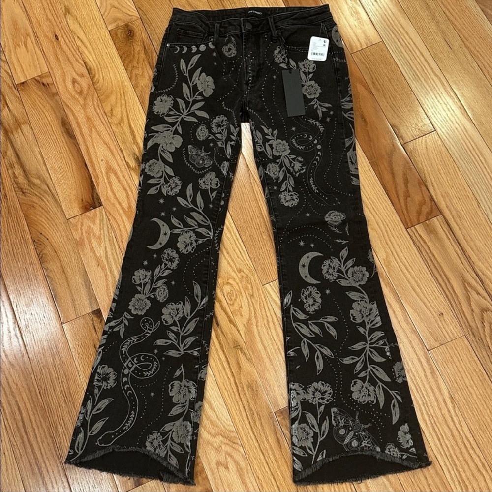 Free People x Driftwood Eva Floral Flare Jeans Size 29 Boho Printed Denim NWT - Picture 6 of 8